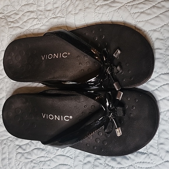 Vionic Shoes - Vionic Bella Bella II Flip Flops Size 7.5 Black Bows With Silver Classy Cute